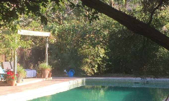 Orgiva Villa | Impresionante jardín y piscina privados, espaciosa villa rodeada de un hermoso patio.