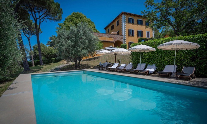 Chiusi Villa | Casa de vacaciones privada con piscina privada, WIFI, bañera de hidromasaje, A/C, TV, terraza