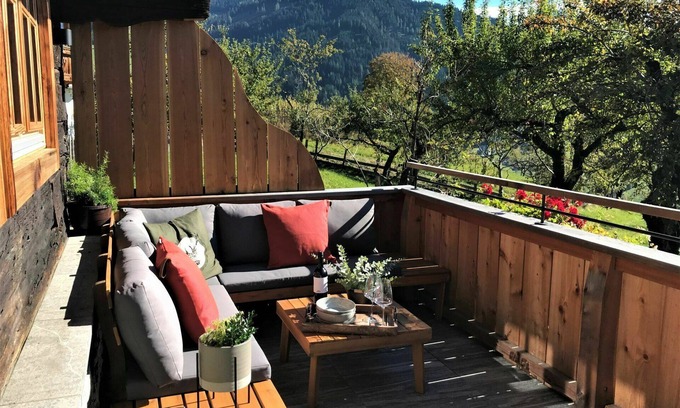 Muhlthal Casa | Estupenda casa de vacaciones privada para 2 personas con WIFI, TV, patio y aparcamiento