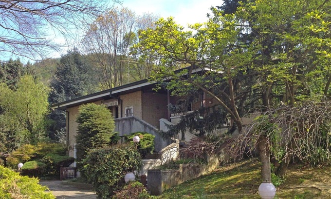 Villa d'Adda Casa | Preciosa casa de vacaciones privada con WIFI, TV, terraza, mascotas permitida y aparcamiento