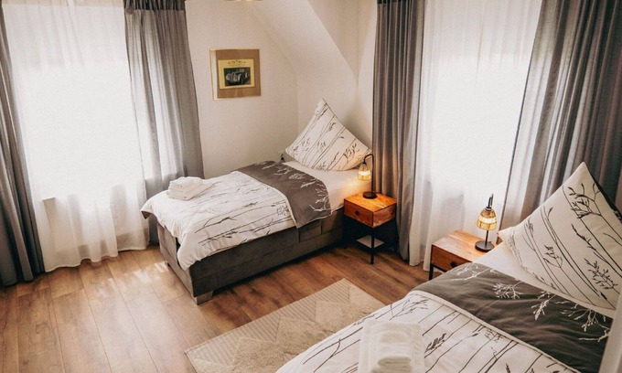 Hunerbach Casa | Estupenda casa de vacaciones privada para 6 personas con WIFI, TV y aparcamiento