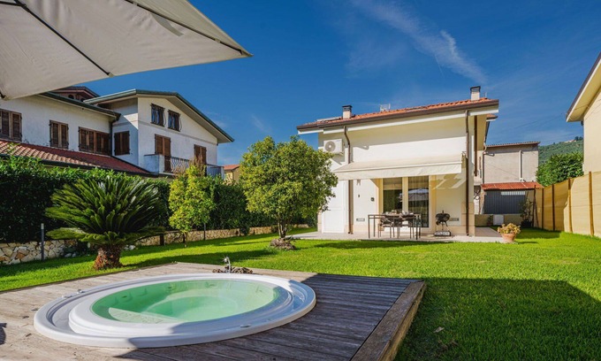Stiava Casa | Estupenda casa de vacaciones privada para 4 personas con jacuzzi, WIFI, A/C y aparcamiento