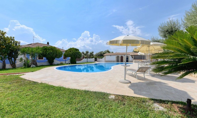 Syracuse Villa | Preciosa casa de vacaciones privada con A/C, WIFI, piscina privada, TV, terraza, aparcamiento