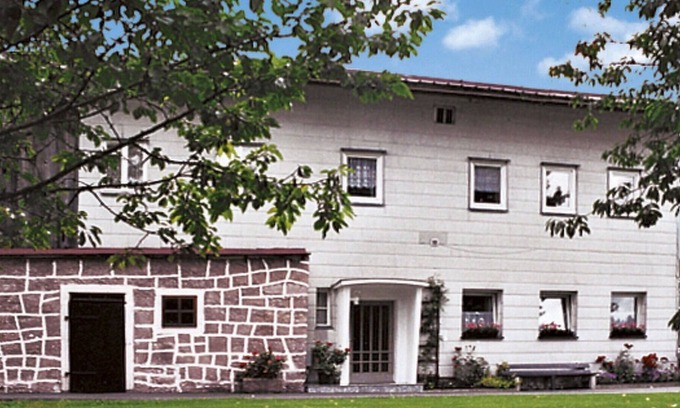 Mauth Casa | Maravillosa casa de vacaciones privada para 12 personas con WIFI, TV, patio y aparcamiento