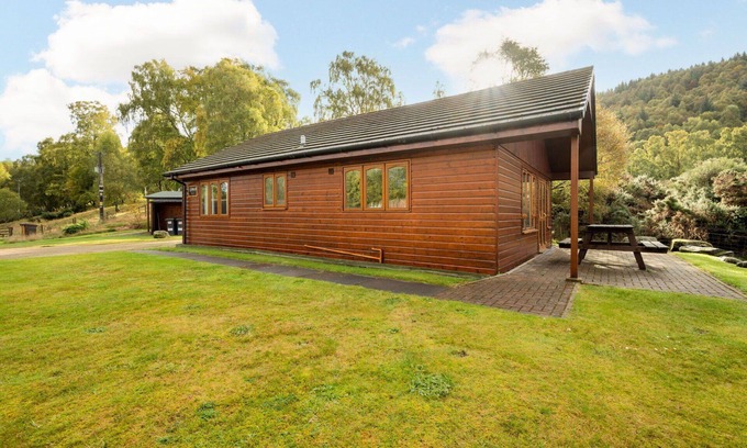 Glen Urquhart Casa | Estupenda casa de vacaciones privada para 4 personas con WIFI, TV, mascotas permitida y aparcamiento