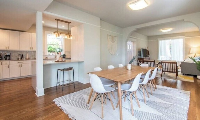 West Queen Anne Casa | Stunning Queen Anne Home - Perfect for Families