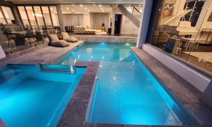 Shell Cove Casa | Stunning Resort Style Spa & Sauna Retreat (kid friendly) in Shell Cove
