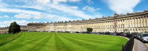 Upper Town Apartamento | Stunning Royal Crescent Apartment with 3 Bedrooms
