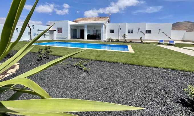 Triquivijate Villa | Impresionante villa rural de 3 dormitorios con increíbles vistas a la montaña