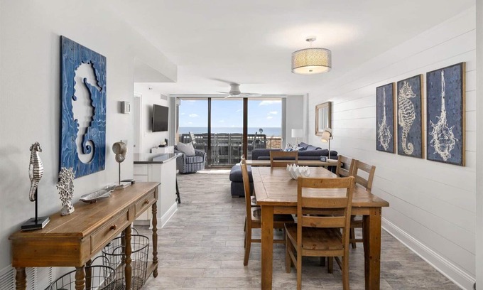 Bethany Beach Condominio | Stunning Sea Colony Oceanfront Condo just steps to the sand and pools!