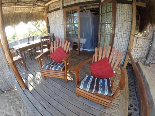Inhambane Casa | Stunning sea view, charming beach cottage in Barra, Mozambique - 4x4