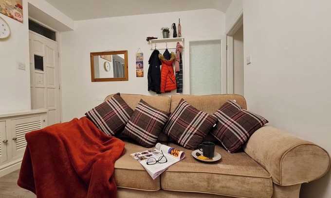 Penmaenmawr Casa | Stunning Sea View Blue Haven in Penmaenmawr