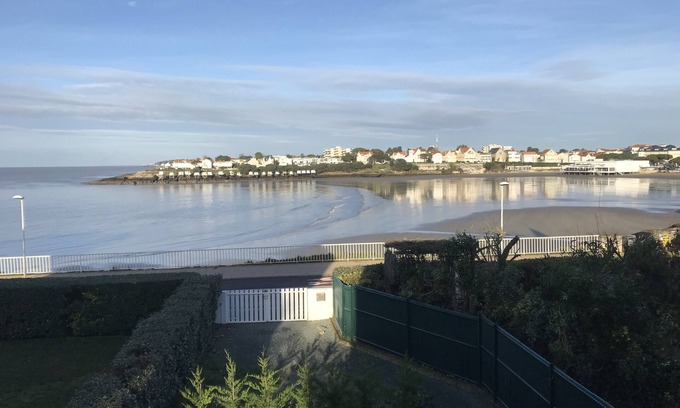 Pontaillac Villa | Stunning sea view ROYAN PONTAILLAC, 4 bedrooms, 2 showers, 1 bath, 4 nights mini