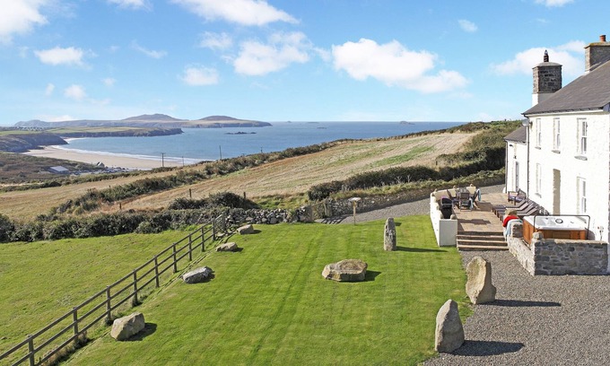 St Brides Otro | Impresionantes vistas al mar, idílica granja de carácter con estufa de leña y jacuzzi