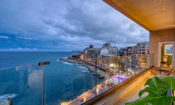 Tower Road Apartamento | Stunning, Seafront 3BR home in the heart of Sliema by 360 Estates