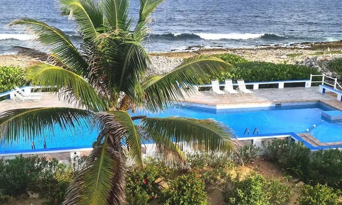 The Valley Condominio | Stunning Seaside Beach, Breeze, Cozy, Studio Condo on Sandy Hill Beach
