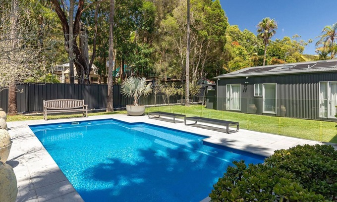 Elizabeth Beach Casa | Stunning, Sleek and Refined, The Black Beach House is perfection from the time you walk through the