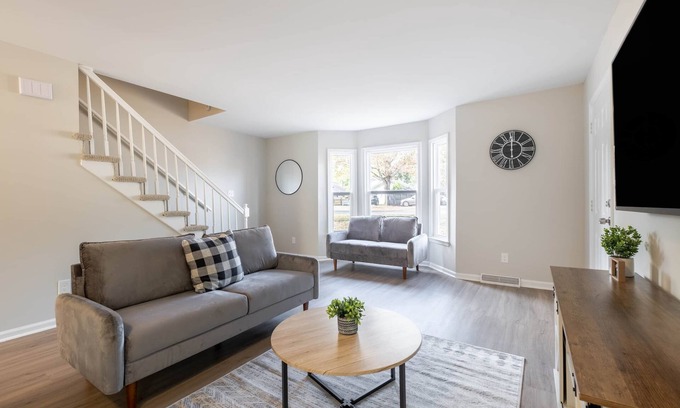 Charlotte Casa | Stunning Southpark/ Cotswold Townhome