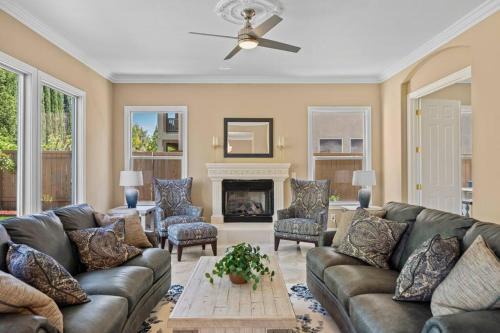 Westlake Apartamento | Stunning Spacious Family Home in Natomas