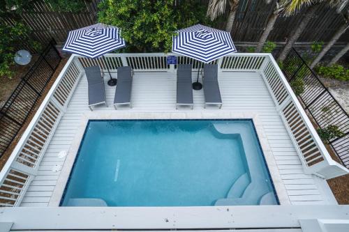 Santa Rosa Beach Casa | Stunning Stayin' Sandy-Private POOL & Walk to Beach!