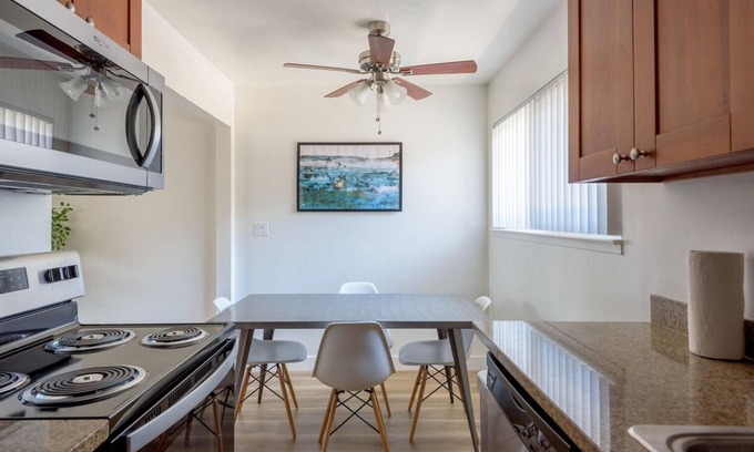 Snail Casa | Stunning Sunnyvale 2BR w/ Pool & A/C, near Tech Hub, by Blueground