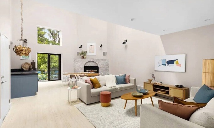 Boerum Hill Apartamento | Stunning top 2 flrs of 25' wide townhouse quiet & bright