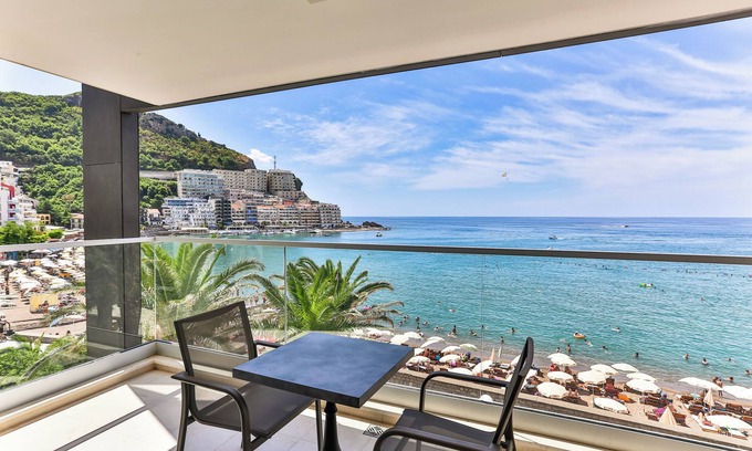 Przno Condominio | Stunning two-room apartments, on the first line of the sea