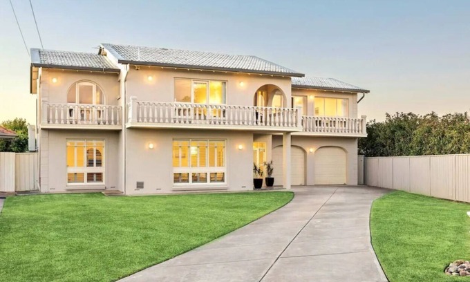 West Beach Casa | Stunning Two-story, 4-bedroom, 3-bathroom House Just Minutes Away From the Beach