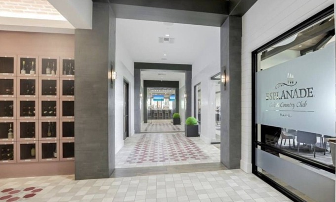 Naples Villa | Stunning Upscale 4B\5Bath Villa With Full Amenities And Golf Membership