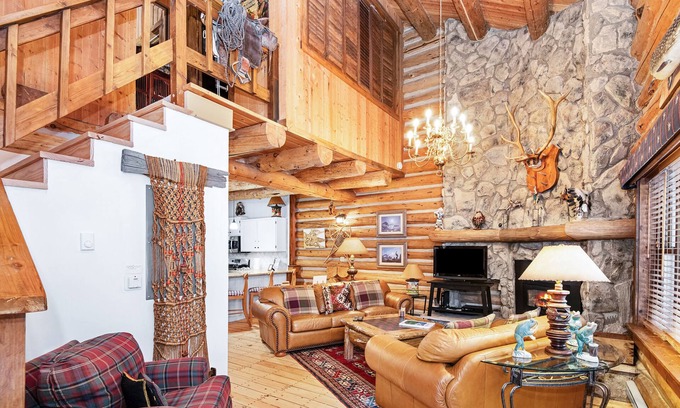 Timbercreek Lodges Casa | Cabaña de madera en casa adosada en Gore Creek, ruta de transporte gratuito, acceso al spa, chimenea