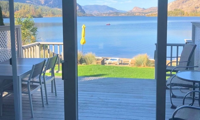 Okanagan-Similkameen Casa | Vaseux Lakeside Townhomes w/ Private Beach and watercraft
