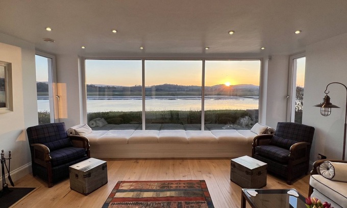 Bankend Casa | Stunning views and stylish accommodation at Shorepark Cottage.