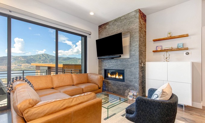 Hideout Casa | On Top of the Mountains | Brand-new townhouse in Hideout with hot tub