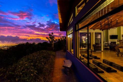 San Isidro Casa | Stunning Views from Coffee Country Villa - 25 min to SJO