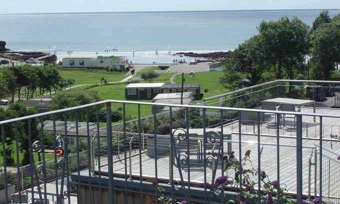 Looe Villa | Stunning Views from this lovely holiday home