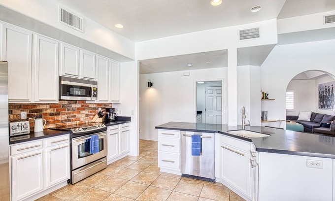 Tortolita Casa | Stunning Views with POOL in Oro Valley!
