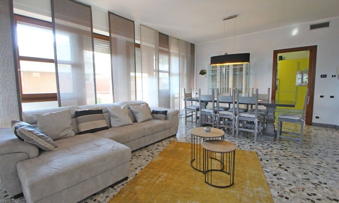 Ronchi Villa | Casa de vacaciones con WIFI, TV, terraza, vista panorámica, aparcamiento, cerca de Forte Dei Marmi