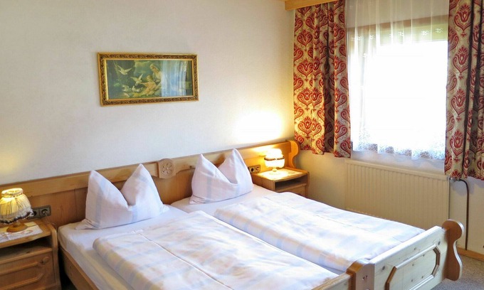 Schwendau Villa | Maravillosa casa de vacaciones para 14 personas con WIFI, TV, balcón y aparcamiento
