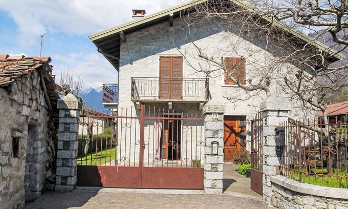 Mergozzo Casa | Maravillosa casa de vacaciones para 3 personas con TV y aparcamiento