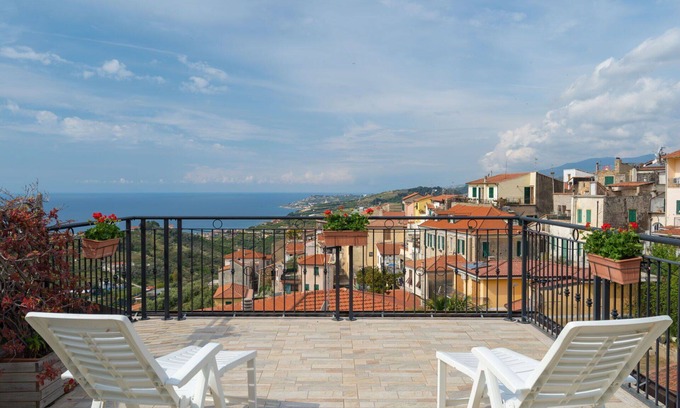 Terzorio Casa | Estupenda casa de vacaciones con A/C, WIFI, TV, terraza, mascotas permitida y aparcamiento