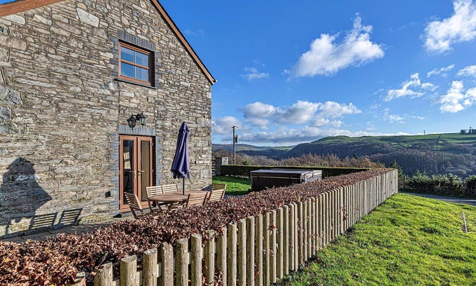 Glandyfi Casa | Maravillosa casa de vacaciones con WIFI, jacuzzi, TV, mascotas permitida, aparcamiento