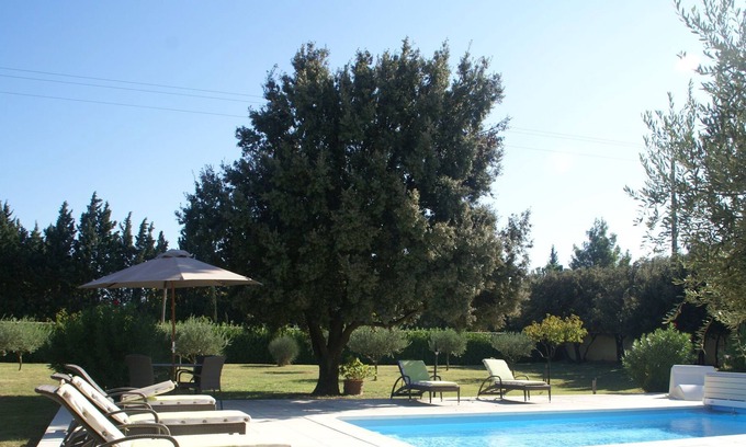 Sorgues Villa | Villa cómoda en Sorgues con Piscina