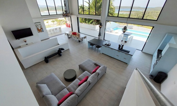 Willemstad Villa | Impresionante villa a estrenar con vista!