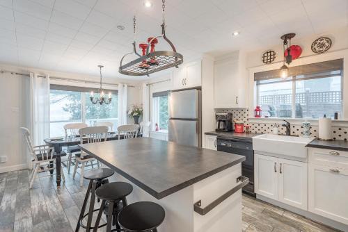 Chertsey Chalet De Esquí | Stunning Water Front Cocooning et Spa 380