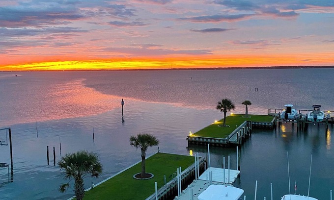 Salter Path Condominio | Stunning water views, walk to beach! 2 bed, 2 bath, condo on the Bogue sound.