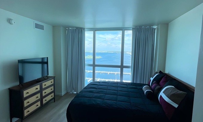 Fort Myers Apartamento | Stunning Water View Suite