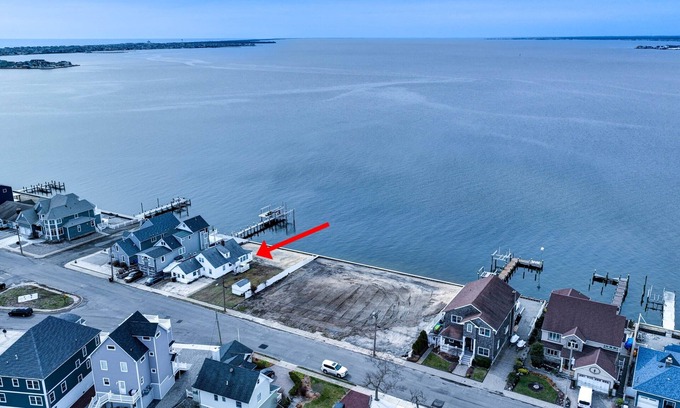 Seaside Heights Casa | Stunning waterfront view. Minutes to beach & boardwalk. Great family getaway.!
