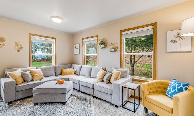 Camano Island Casa | Stunning waterfront getaway with firepit, woodstove, & scenic deck