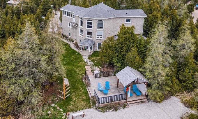 Stokes Bay Cabaña | Stunning waterfront w/ spa + dog run