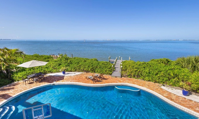 Bayshore Gardens Casa | Stunning waterfront retreat w/ panoramic view, spectacular sunsets & Heated pool